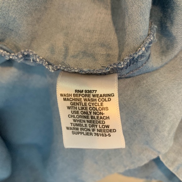 Liz Claiborne Petite Large Blue Tie Sleeve Top - Picture 4 of 5